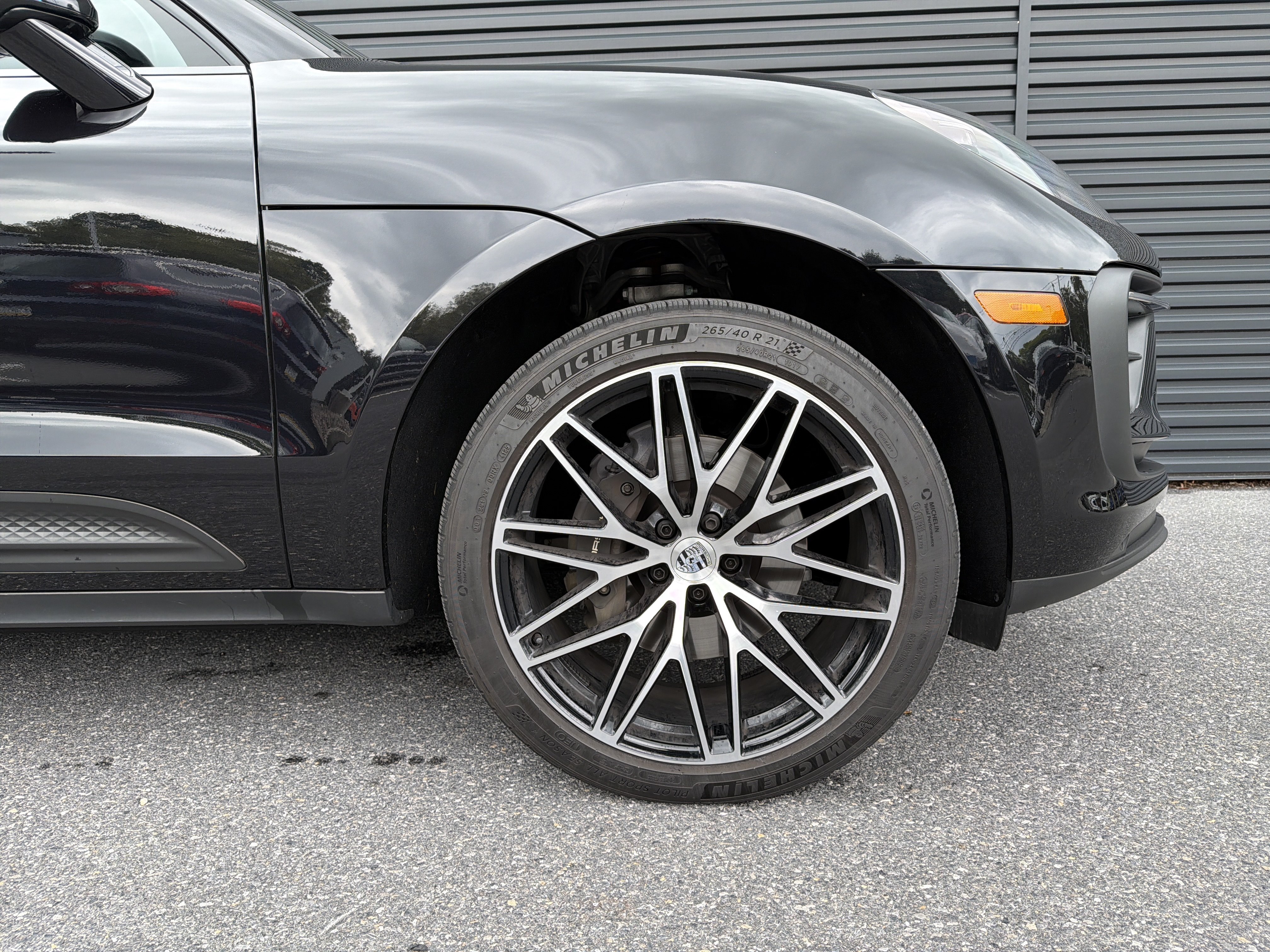 New 2026 Porsche Macan AWD/4WD image 9