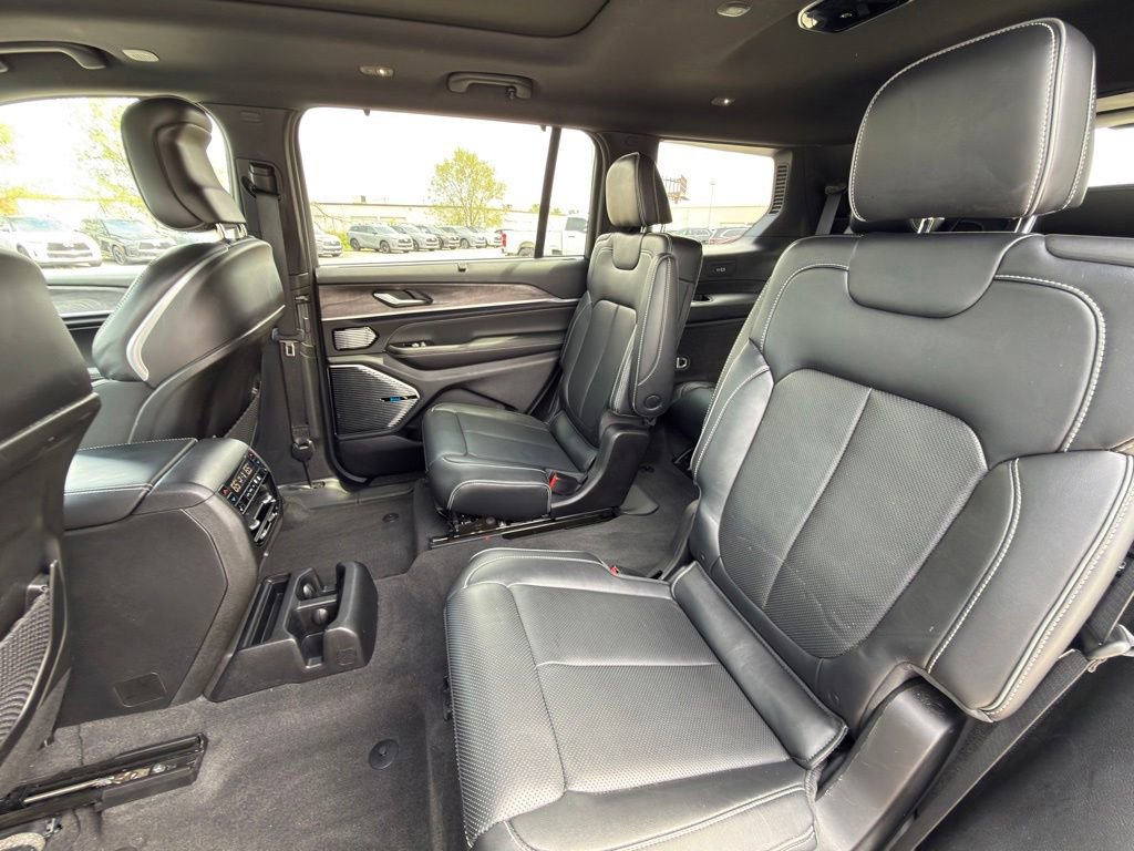 Used 2021 Jeep Grand Cherokee L Overland w/ Advanced Protech Group III AWD/4WD image 15