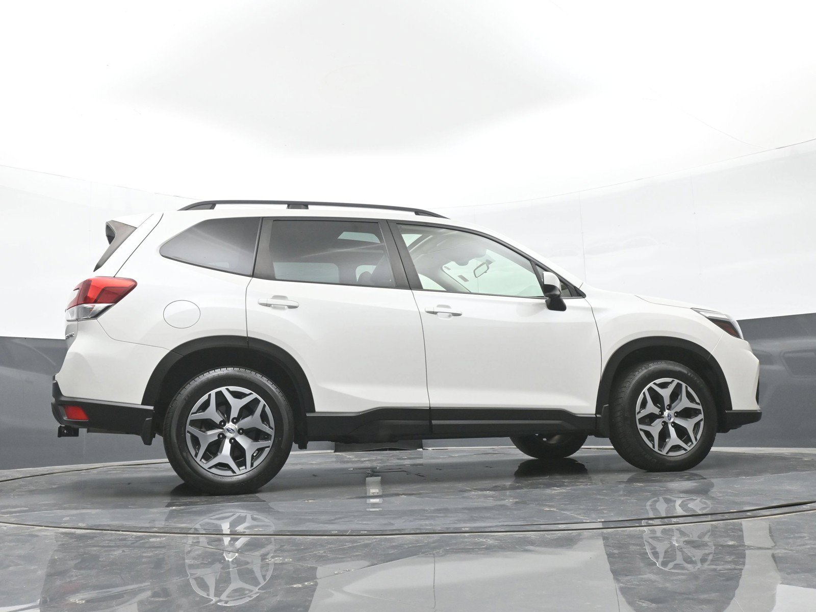 Used 2021 Subaru Forester Premium AWD/4WD image 46
