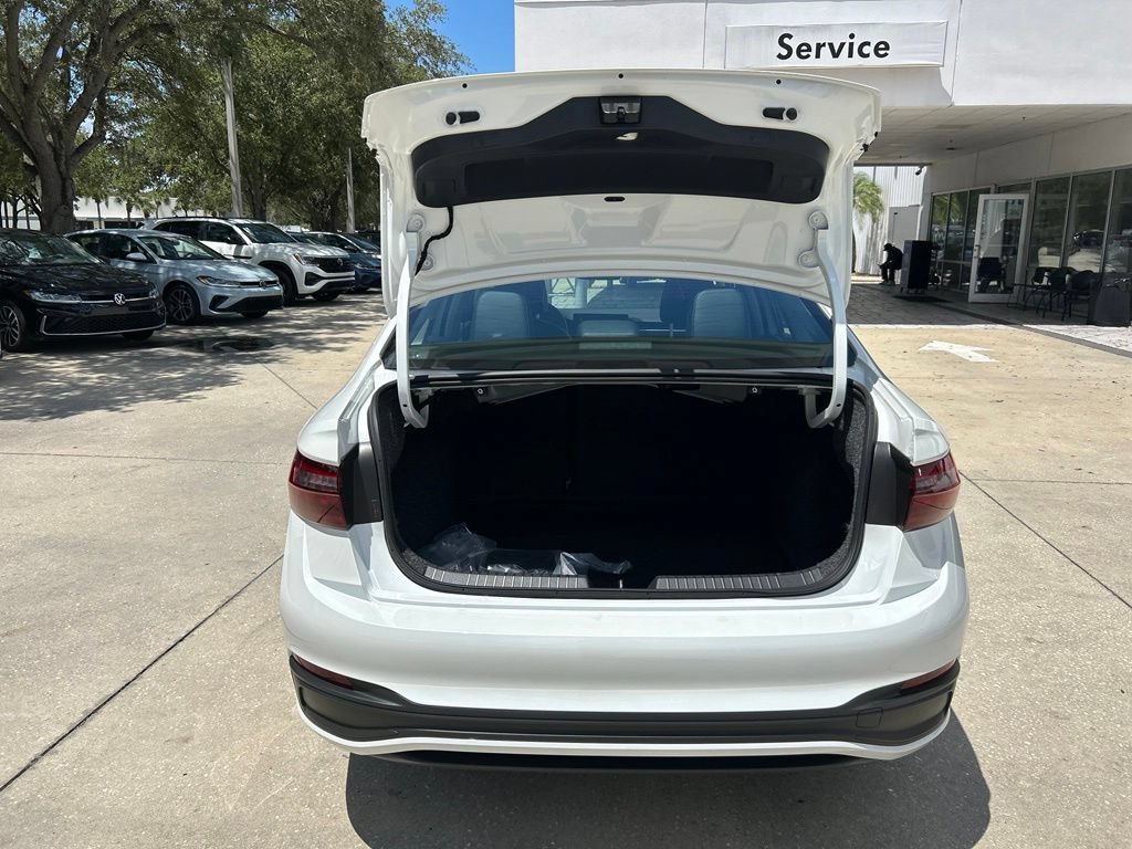 Used 2026 Volkswagen Jetta SE w/ Black Wheel Package FWD image 35
