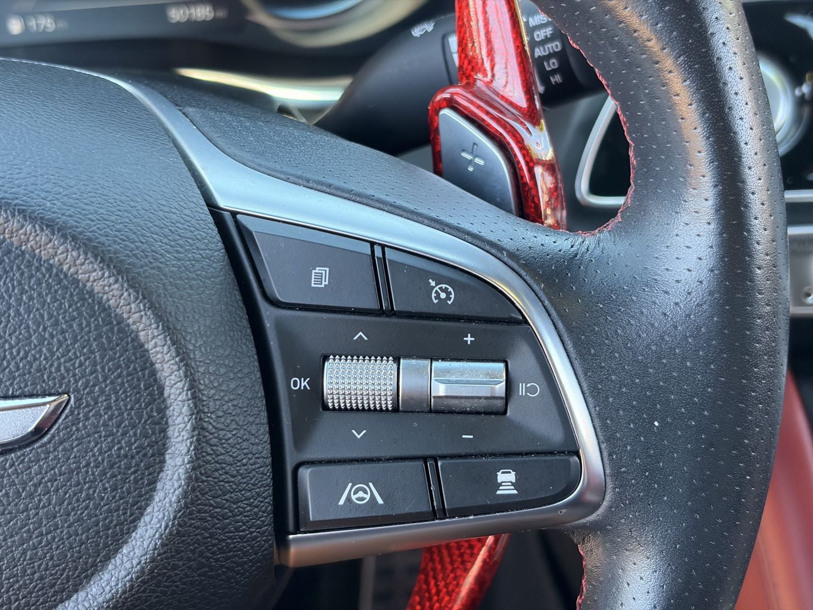 Used 2022 Genesis G70 3.3T Launch Edition RWD image 27