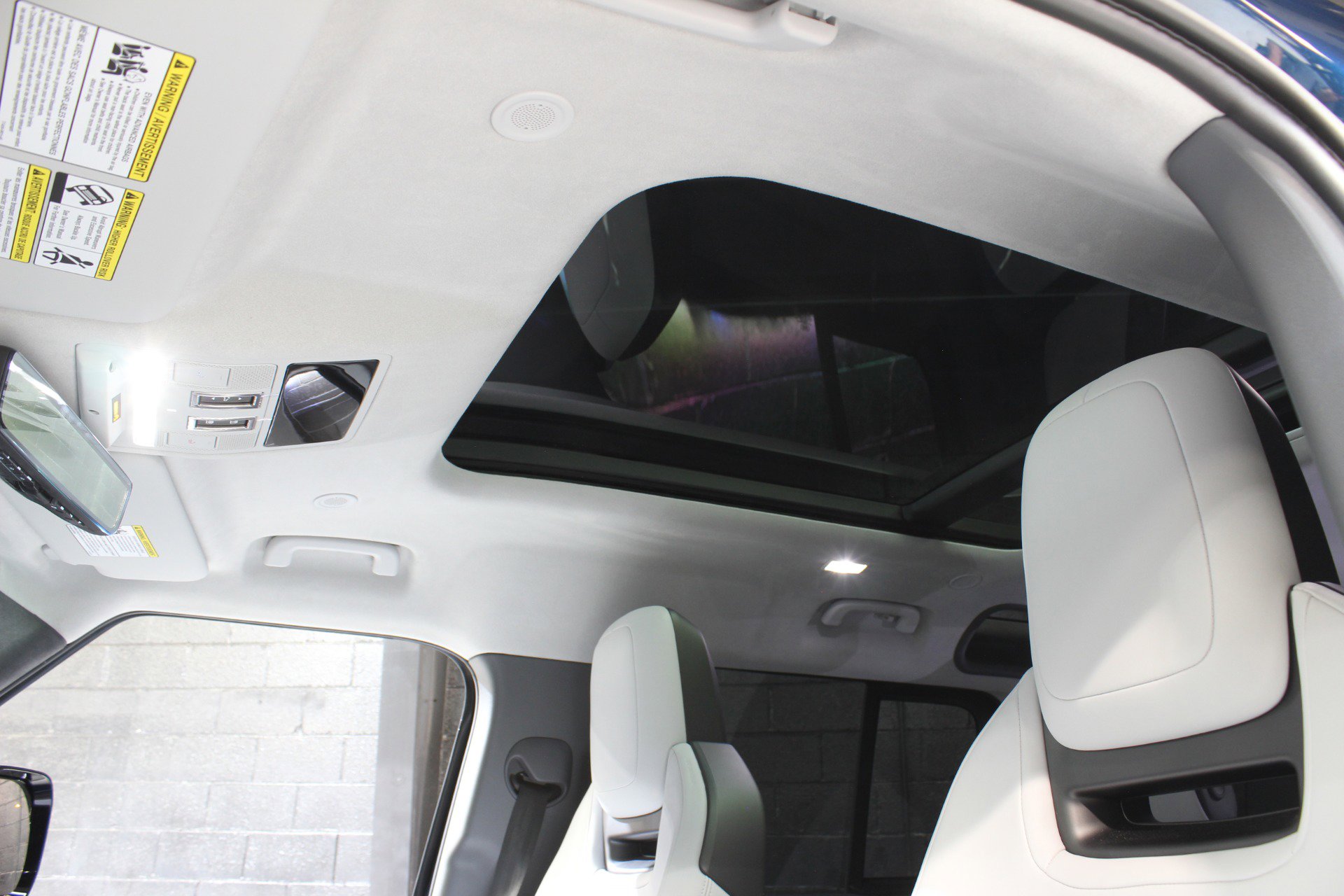 Used 2026 Land Rover Defender 110 image 31