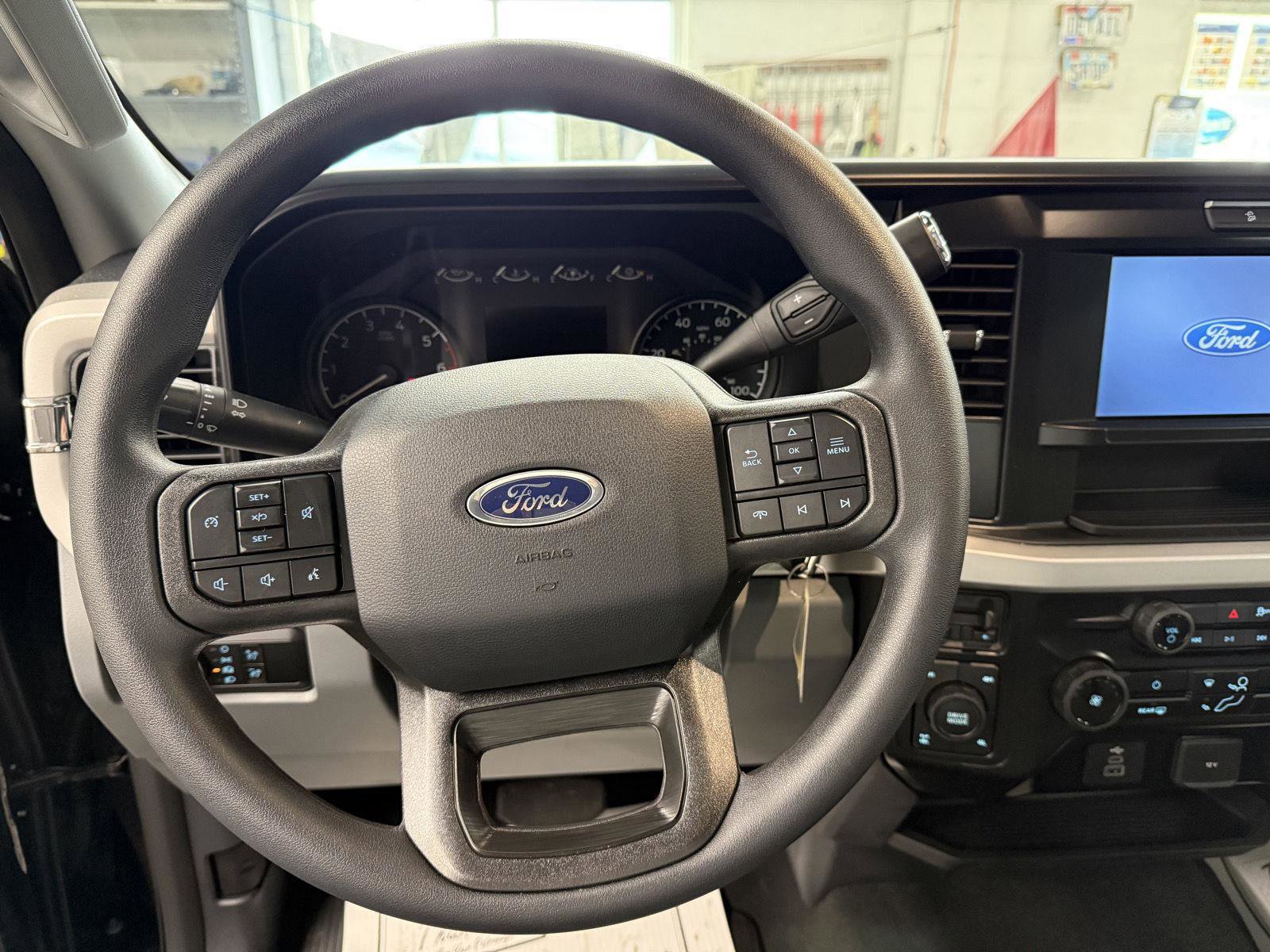 New 2026 Ford F350 XLT w/ FX4 Off-Road Package image 13