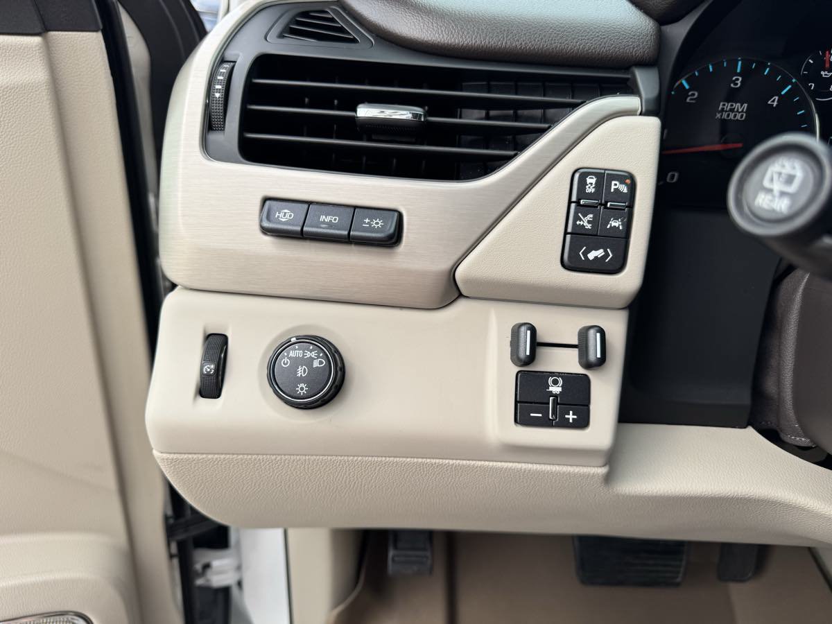 Used 2018 GMC Yukon Denali w/ Open Road Package RWD image 20