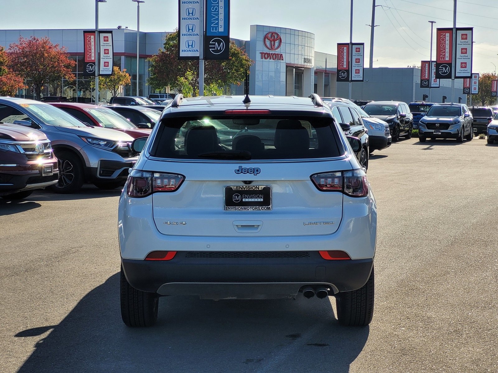 Used 2022 Jeep Compass Limited w/ Mopar Graphics Package image 6