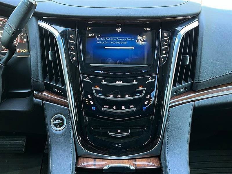 Used 2015 Cadillac Escalade Luxury RWD image 33