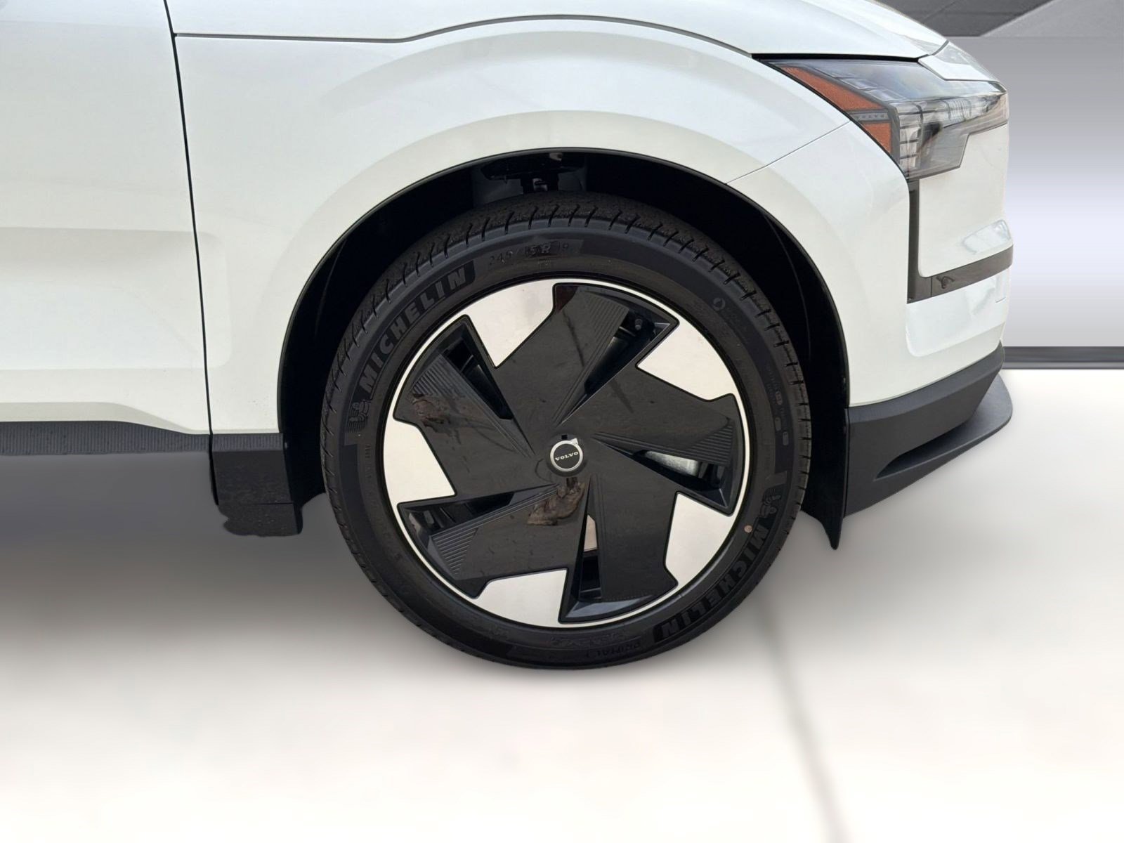 New 2026 Volvo EX30 Plus w/ Climate Package AWD/4WD image 12