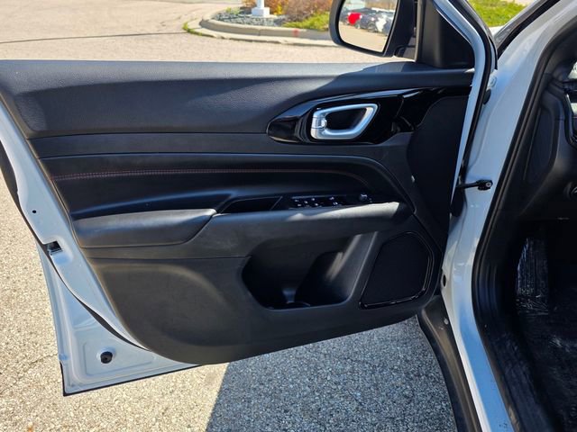 Used 2023 Jeep Compass Trailhawk AWD/4WD image 10