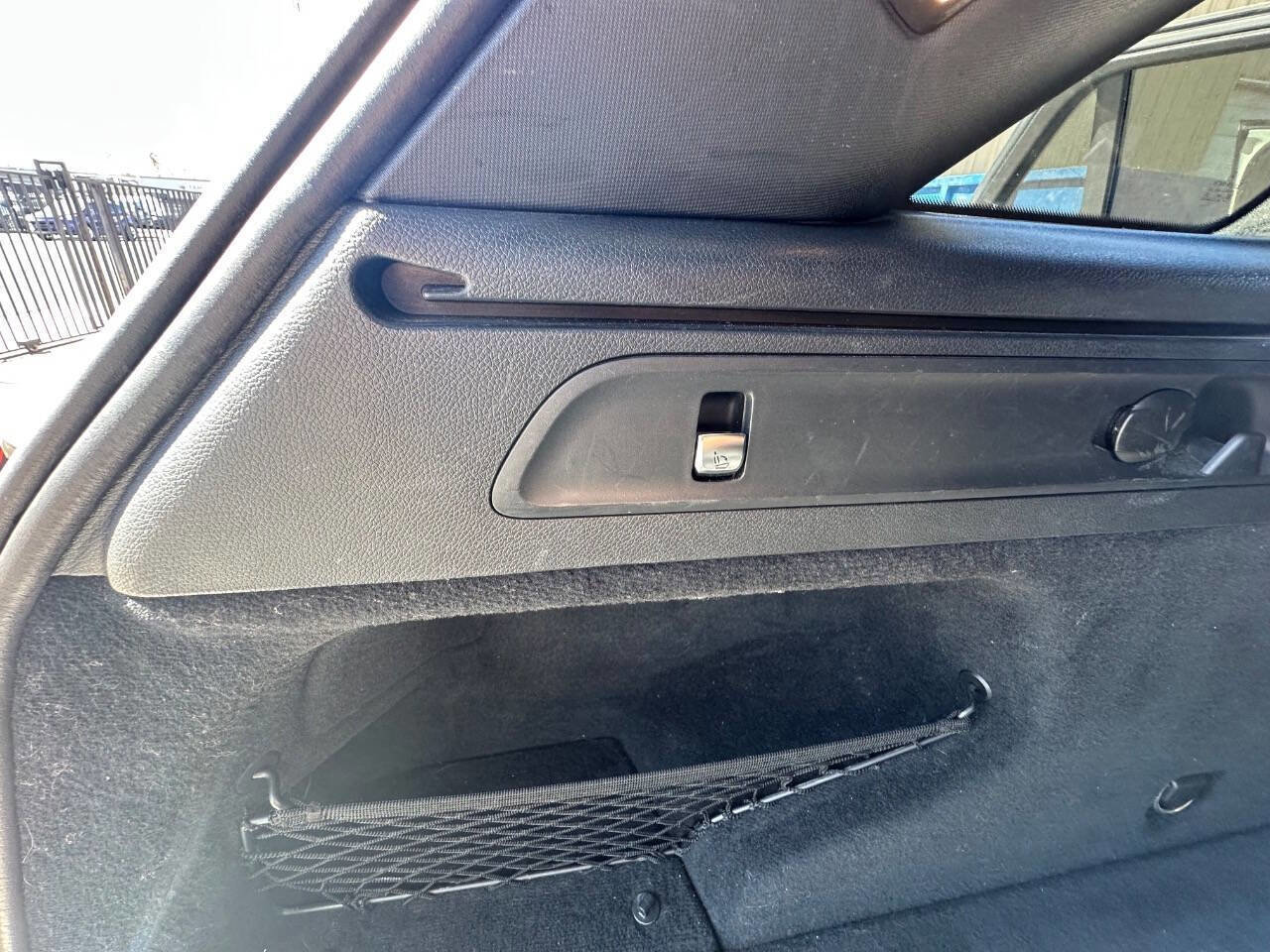 Used 2020 Mercedes-Benz GLC 300 4MATIC image 16