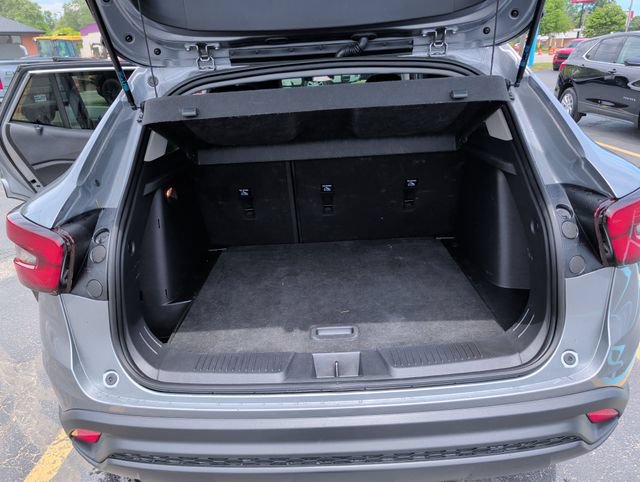 Used 2025 Chevrolet Trax LT FWD image 20