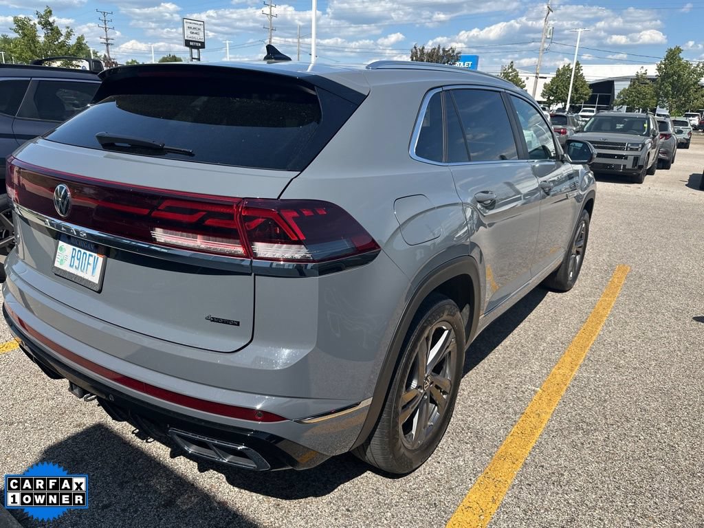 Used 2024 Volkswagen Atlas Cross Sport SEL R-Line AWD/4WD image 4