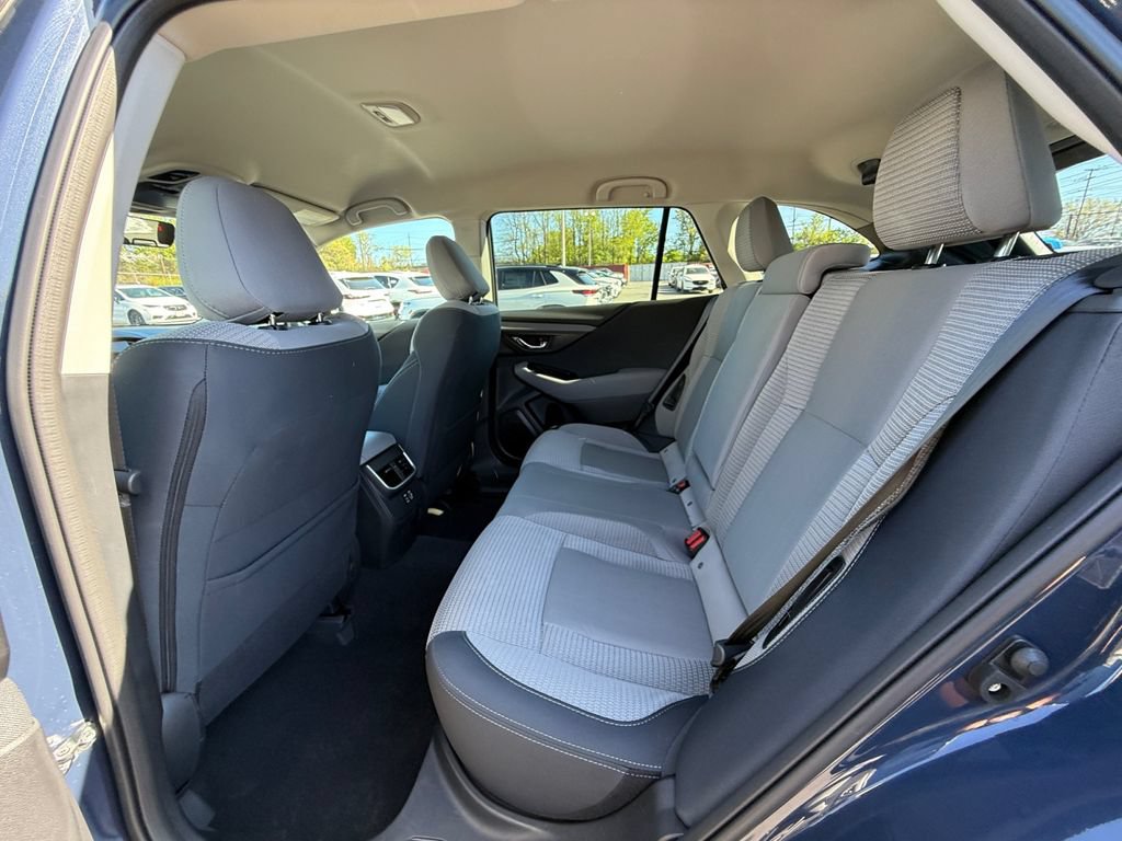 Used 2025 Subaru Outback Premium AWD/4WD image 23