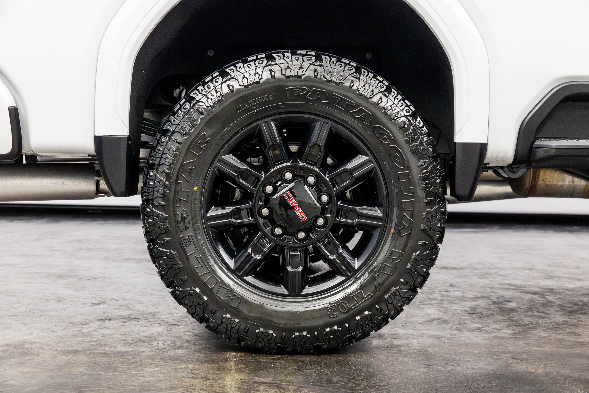 Used 2025 GMC Sierra 2500 AT4 w/ AT4 Premium Plus Package AWD/4WD image 28