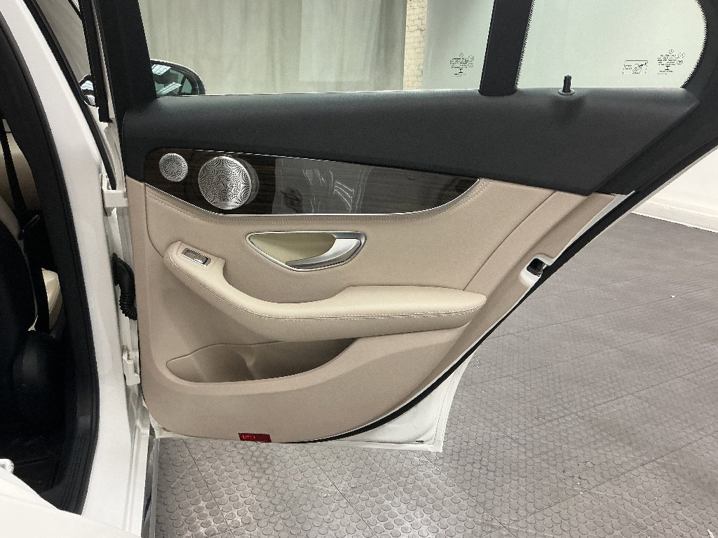 Used 2016 Mercedes-Benz C 300 4MATIC Sedan image 29