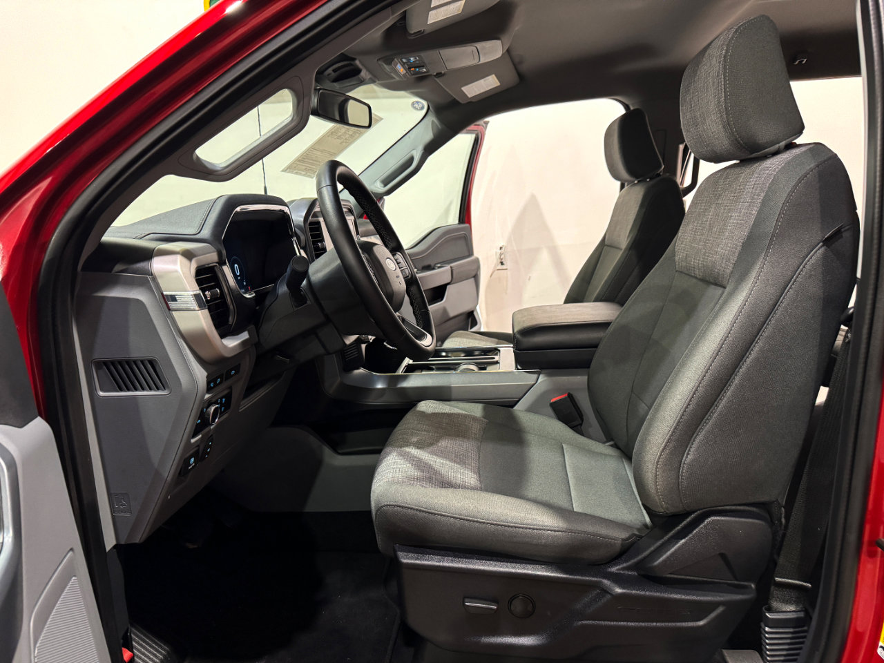 Used 2023 Ford F150 Lightning XLT image 13