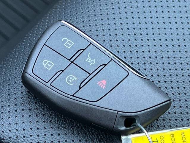 New 2026 Chevrolet Traverse Z71 w/ LPO, Floor Liner Package AWD/4WD image 33