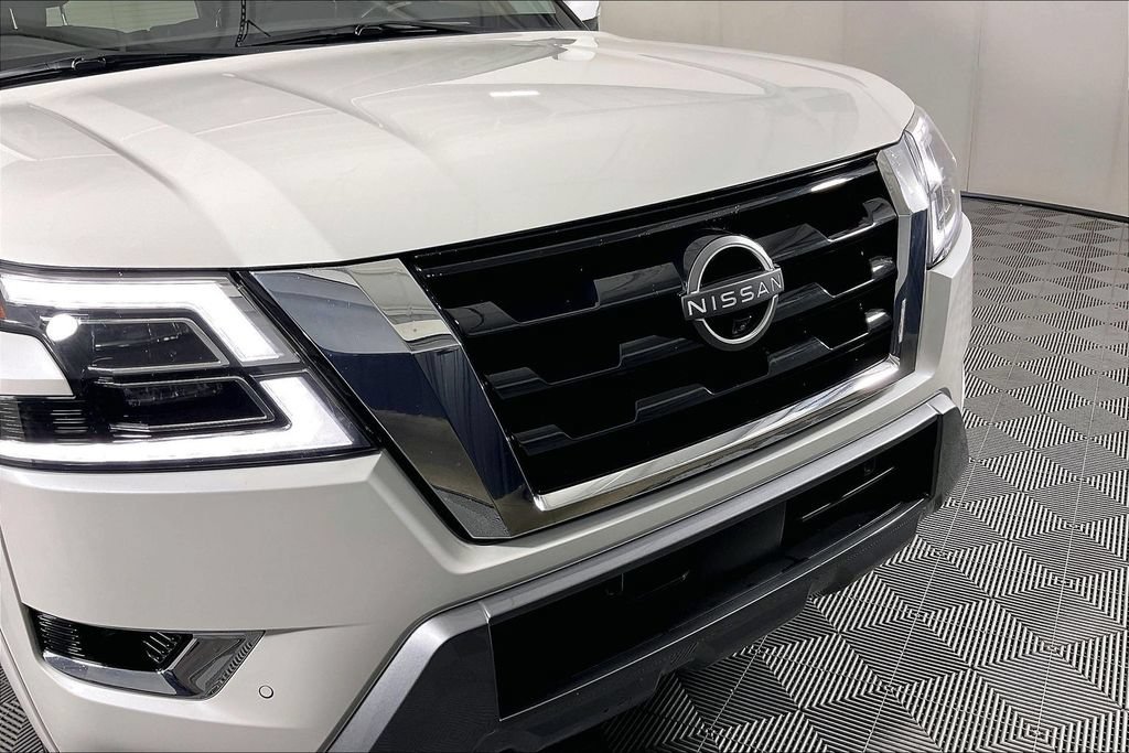 Used 2023 Nissan Armada SL w/ Captain's Chairs Package AWD/4WD image 38