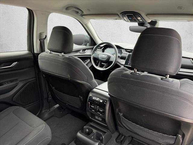 Used 2023 Jeep Grand Cherokee L Laredo RWD image 21