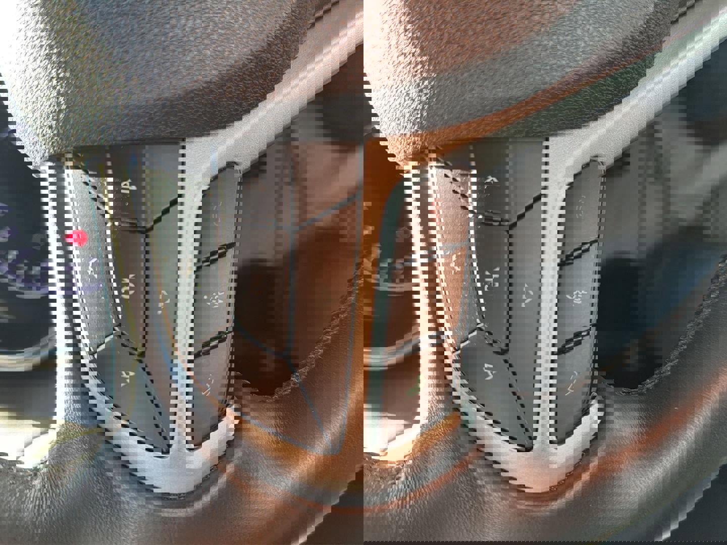 Used 2018 Jeep Grand Cherokee Limited image 17