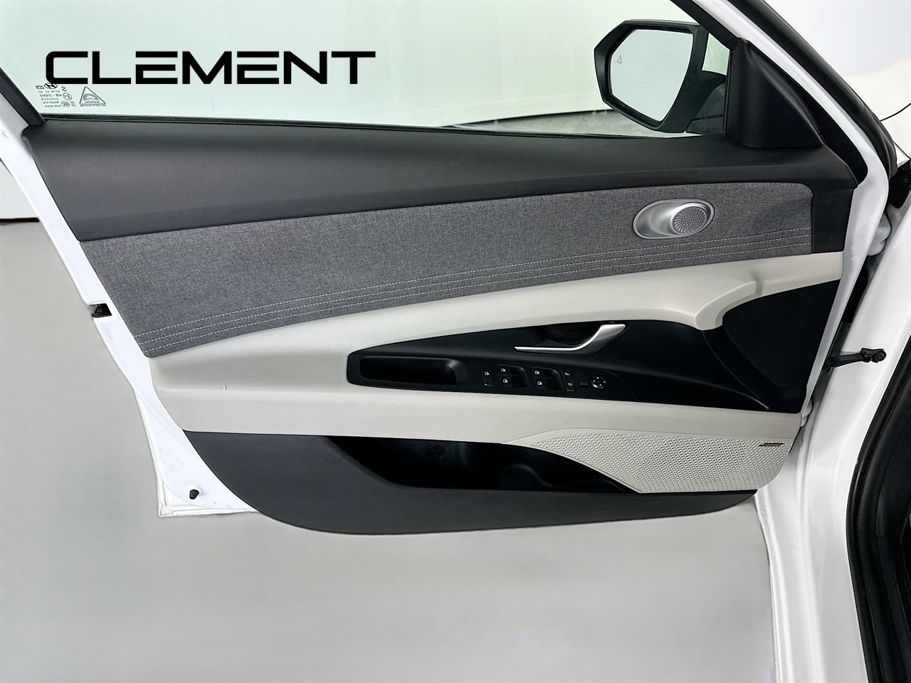 Used 2024 Hyundai Elantra Limited FWD image 29