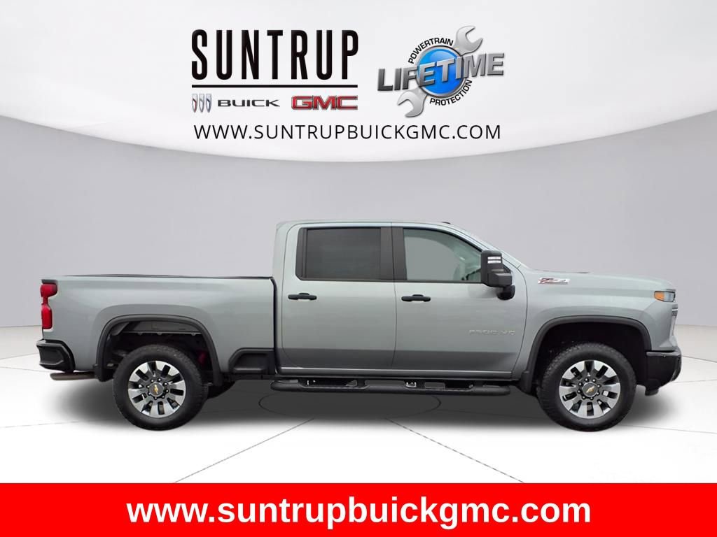 Used 2024 Chevrolet Silverado 2500 Custom w/ Custom Value Package image 4