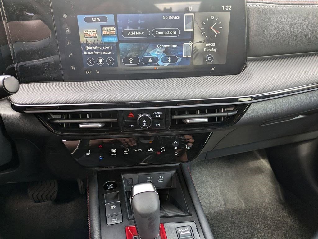 New 2025 Nissan Kicks SR w/ SR Premium Package image 34