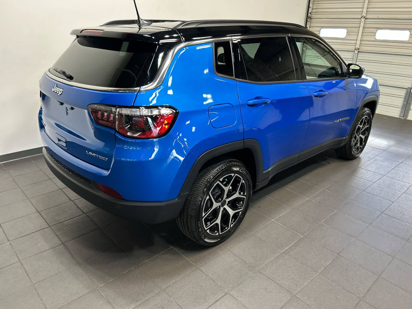 New 2026 Jeep Compass Limited AWD/4WD image 3