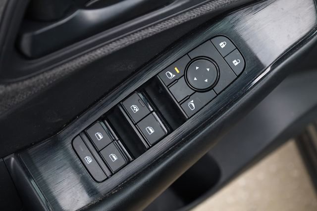 Used 2023 Nissan Rogue S image 11