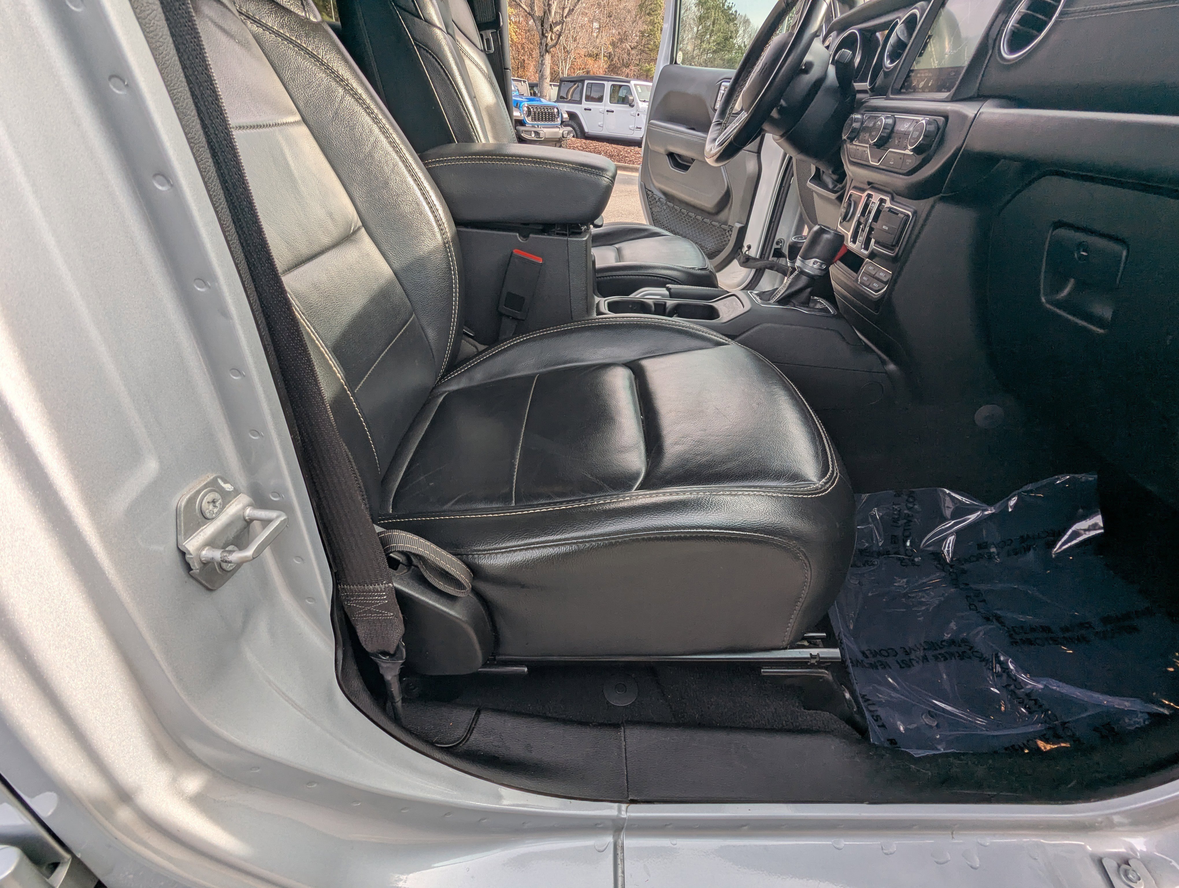 Used 2022 Jeep Wrangler Unlimited Sahara w/ LED Lighting Group image 13