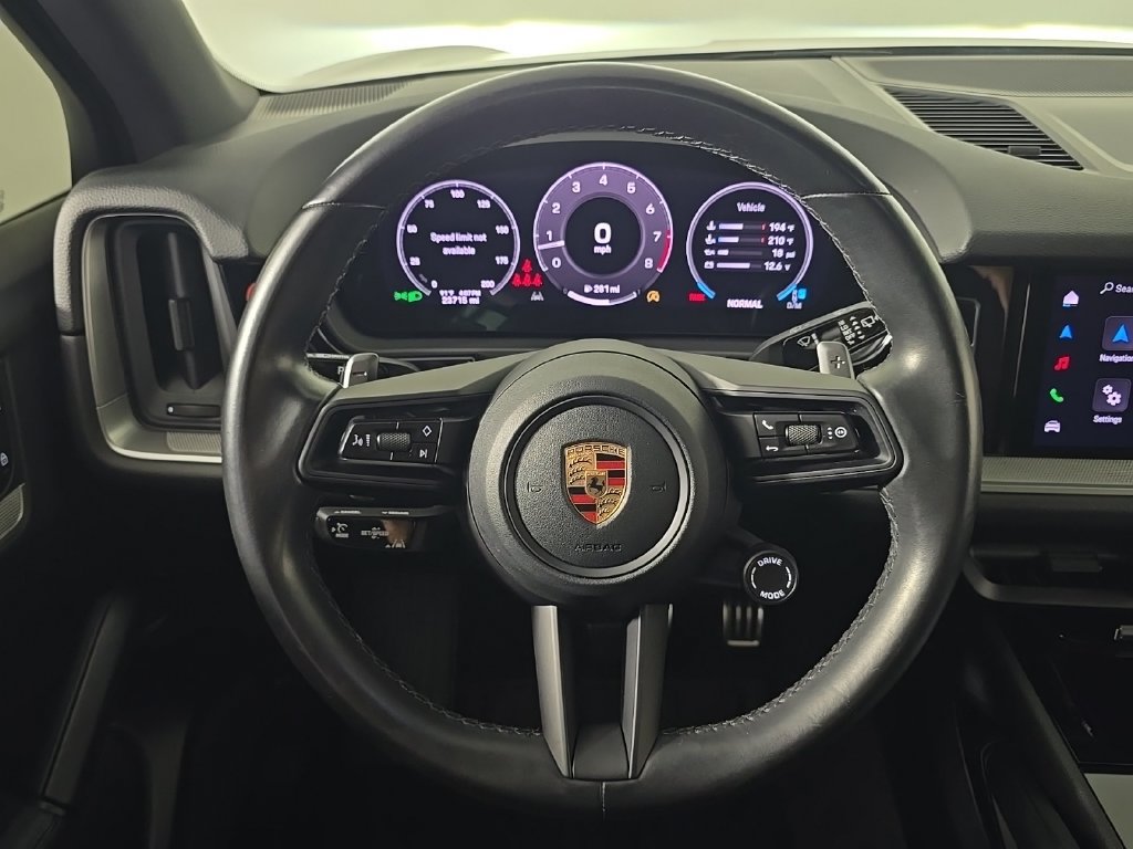 Certified 2024 Porsche Cayenne S AWD/4WD image 28