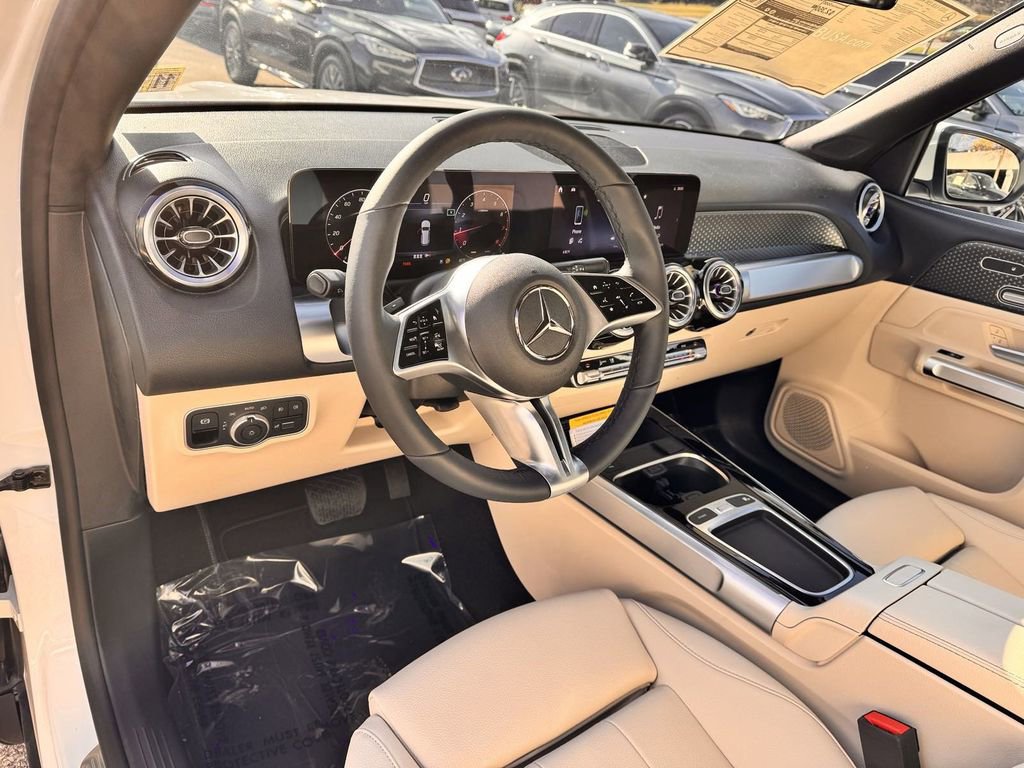 Certified 2025 Mercedes-Benz GLB 250 4MATIC image 11