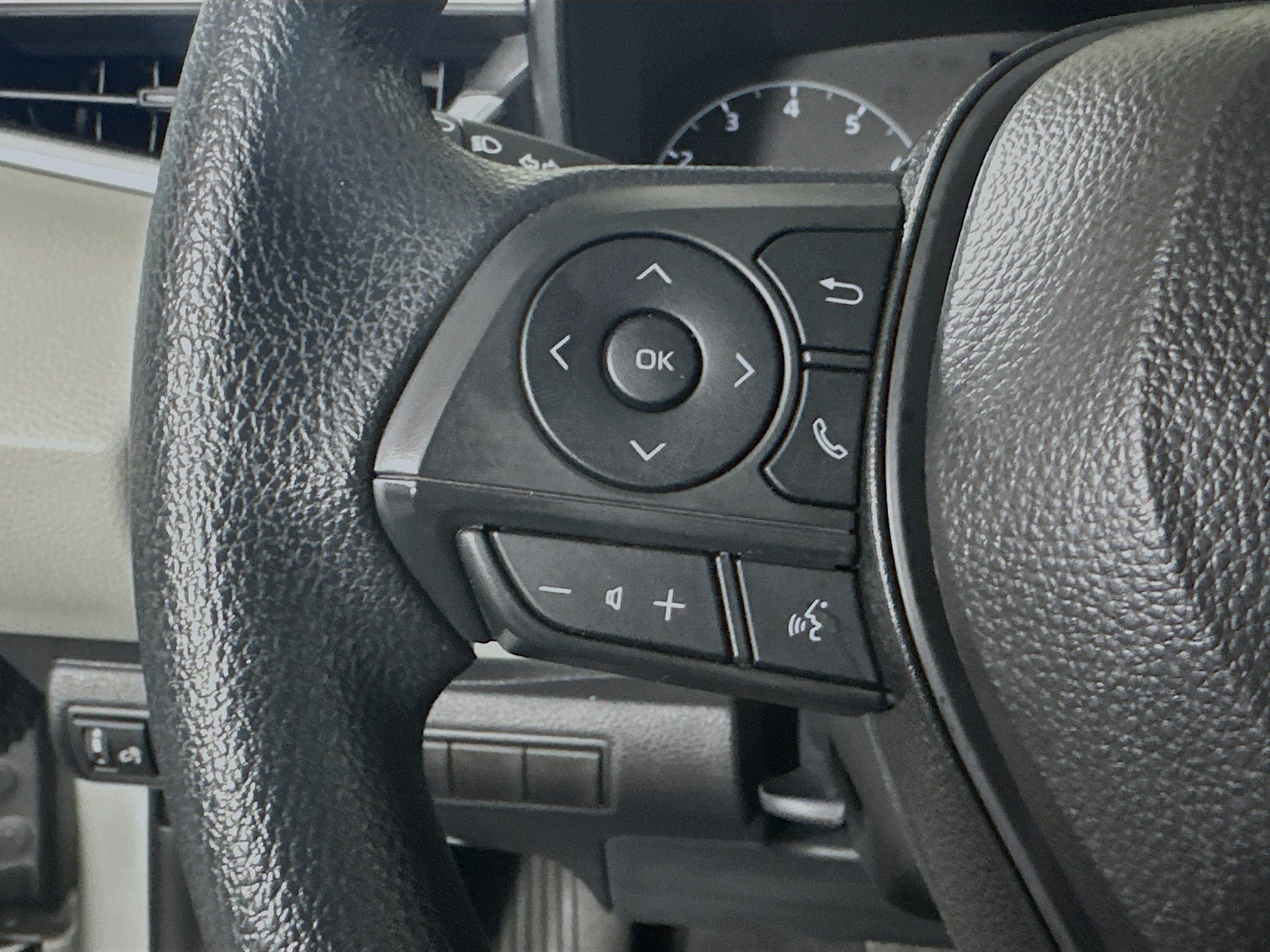 Certified 2025 Toyota Corolla LE FWD image 16