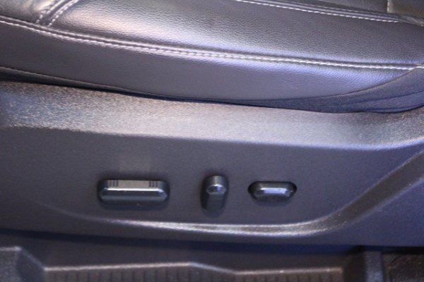 Used 2016 Ford C-MAX Energi SEL image 17