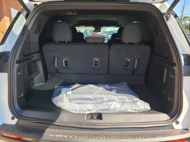 New 2026 Chevrolet Traverse LT w/ Driver Confidence Package FWD image 38