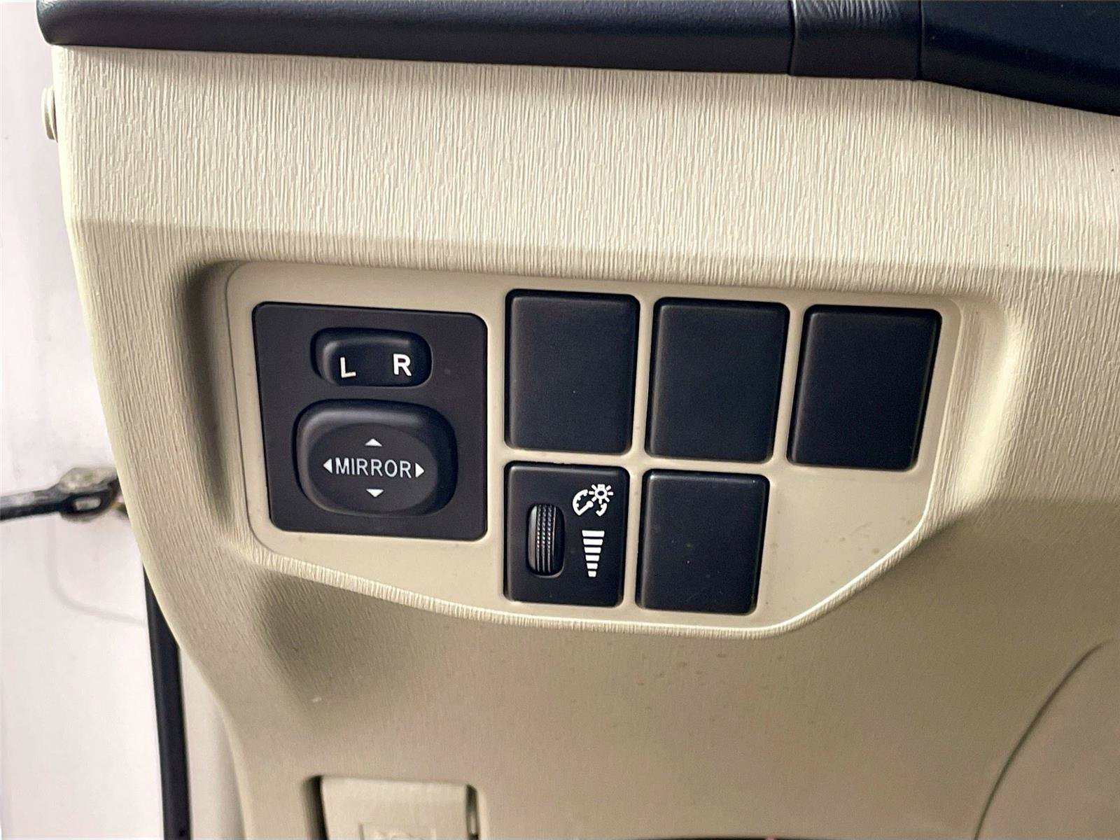 Used 2012 Toyota Prius Two FWD image 13
