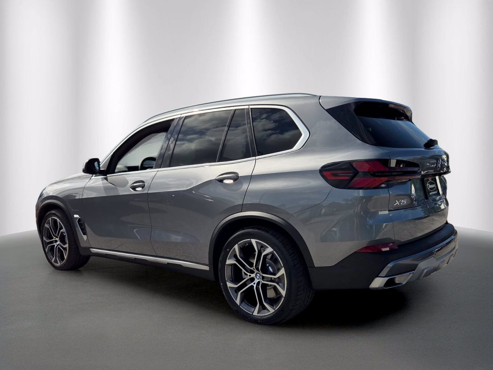 Certified 2026 BMW X5 xDrive50e AWD/4WD image 5