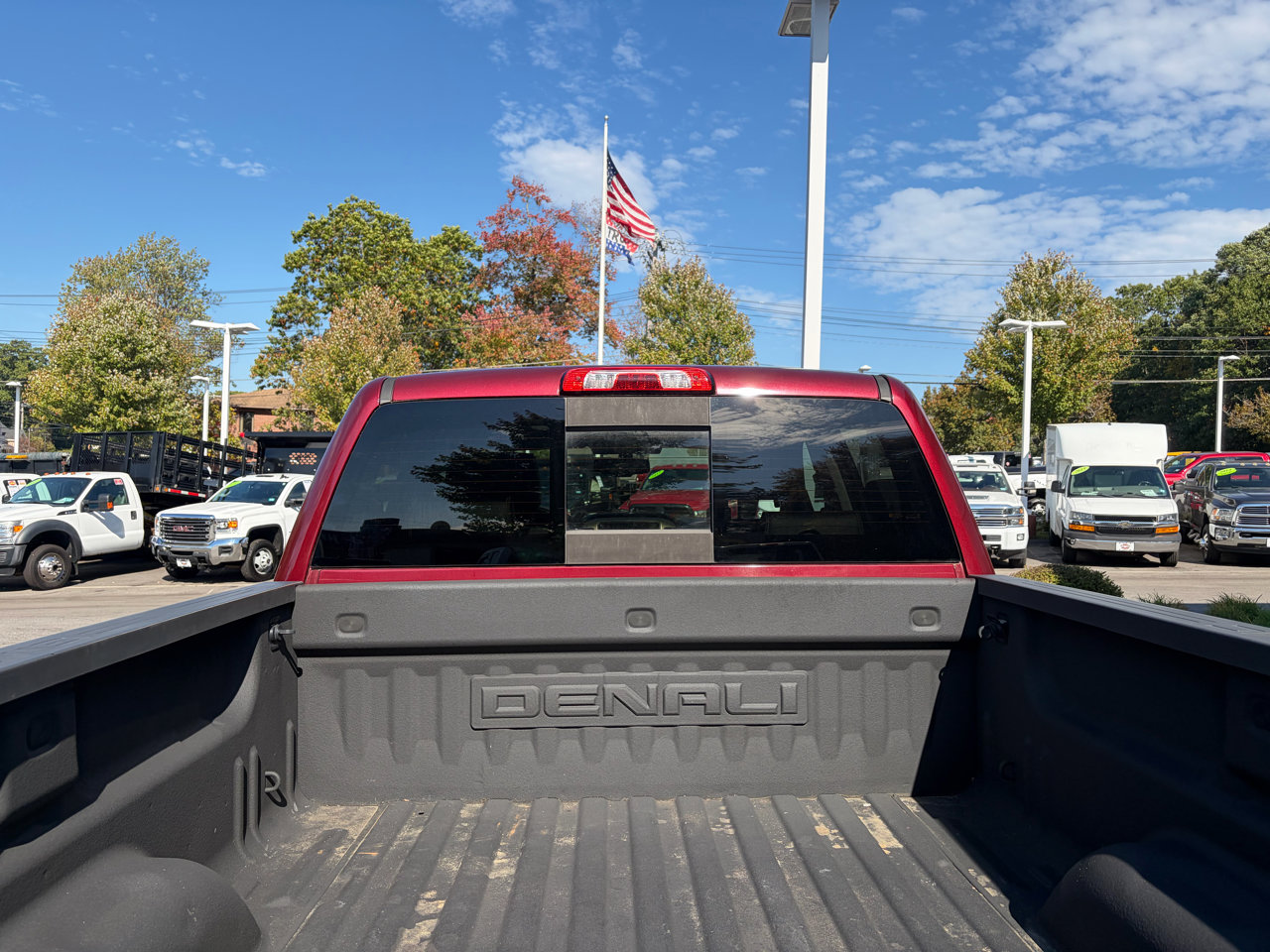 Used 2015 GMC Sierra 2500 Denali w/ Suspension Package, Off-Road image 13