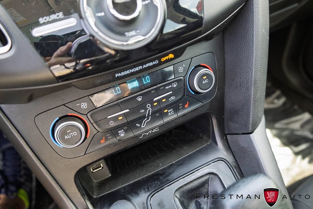 Used 2018 Ford Focus SEL w/ Cold Weather Package FWD image 29