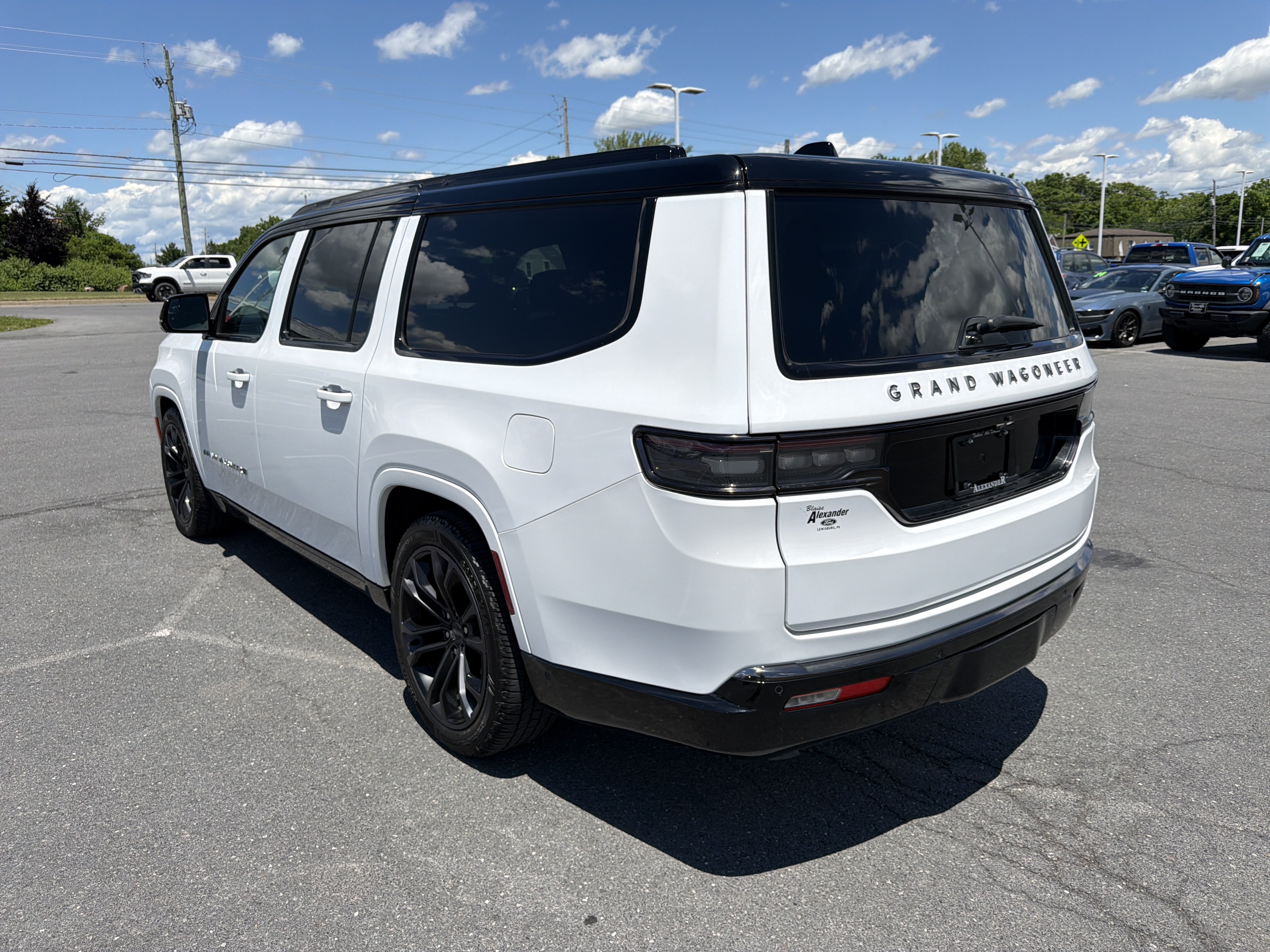Used 2024 Jeep Grand Wagoneer L Series II w/ Quick Order Packagew 28T AWD/4WD image 6