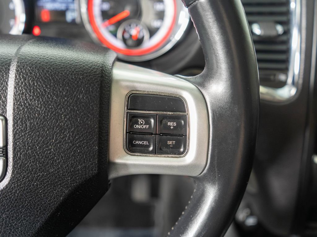 Used 2013 Dodge Durango SXT w/ Rallye Appearance Group AWD/4WD image 16