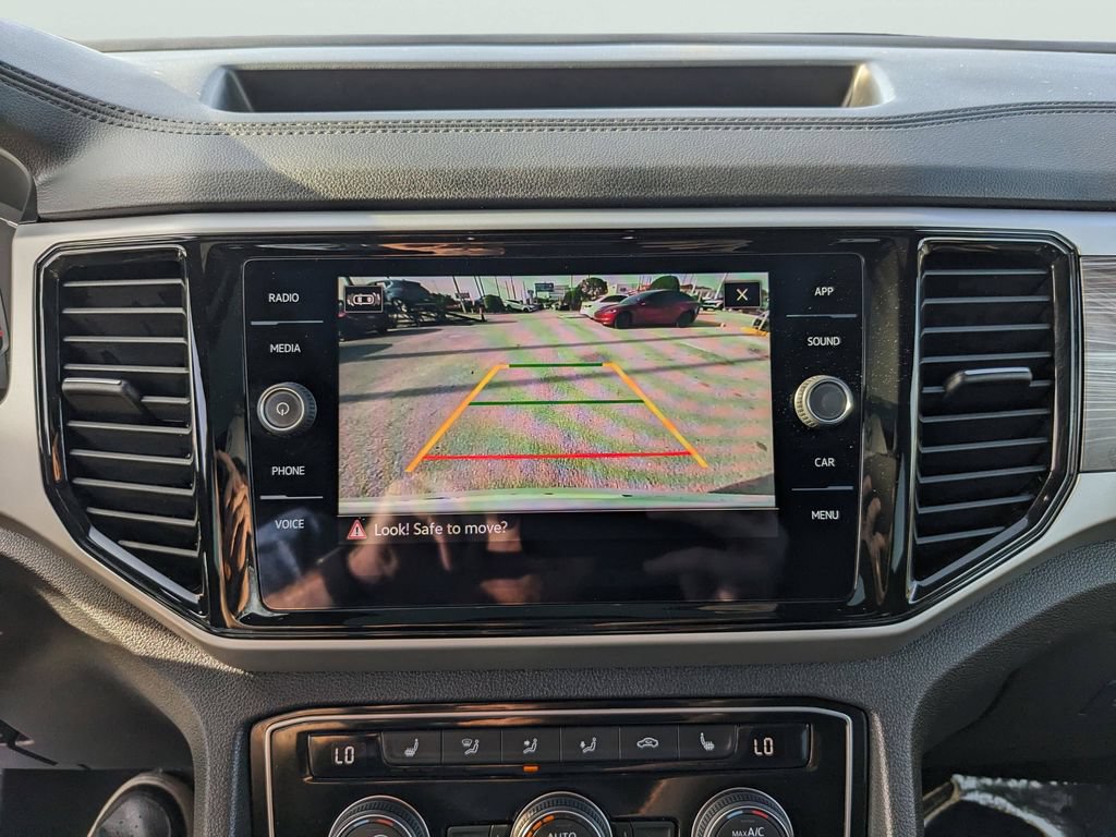 Certified 2023 Volkswagen Atlas Cross Sport SE w/ Panoramic Sunroof Package FWD image 21