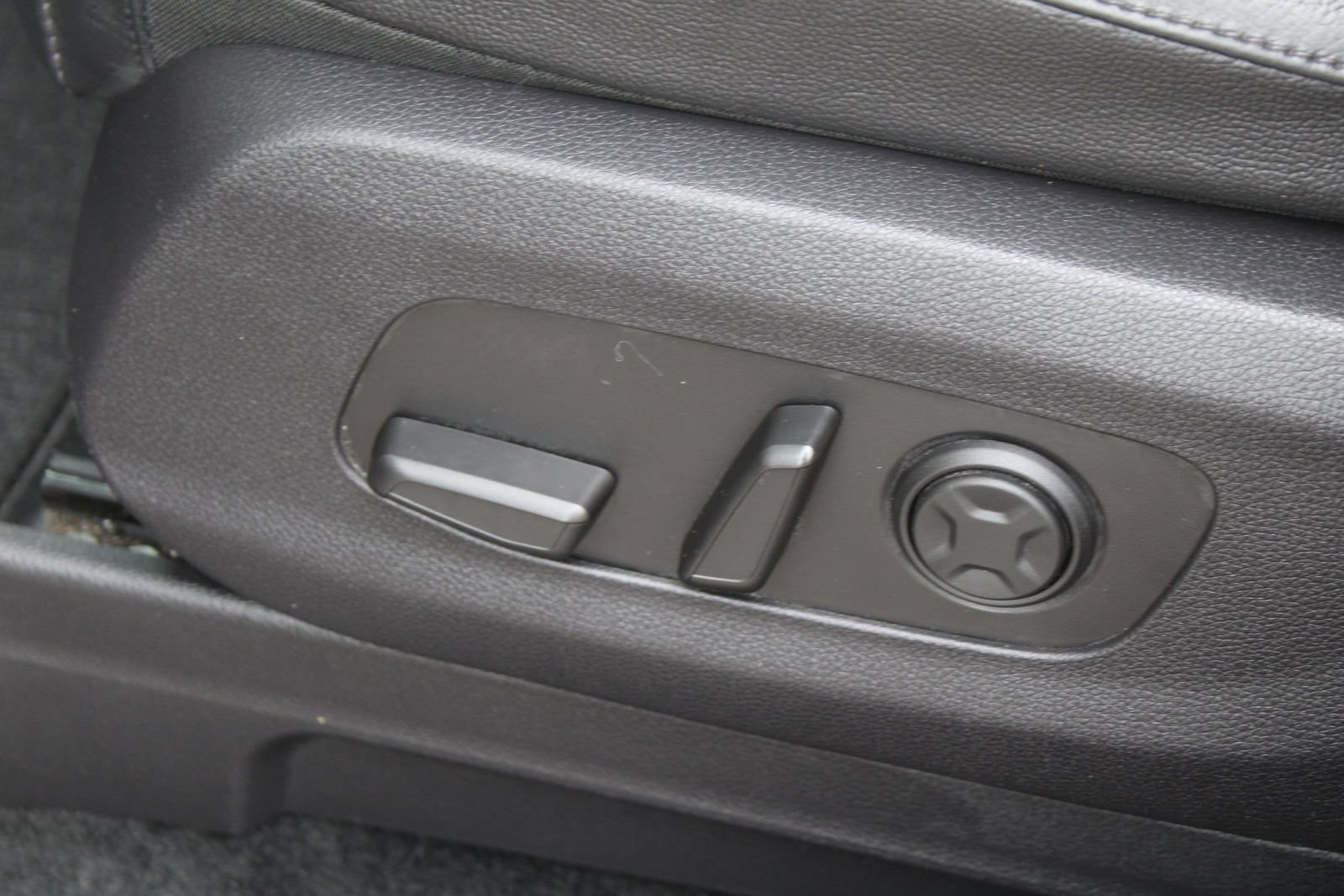 Certified 2023 Kia Carnival SX Prestige FWD image 30