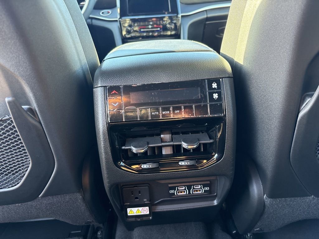 New 2025 Jeep Grand Cherokee L Altitude image 41