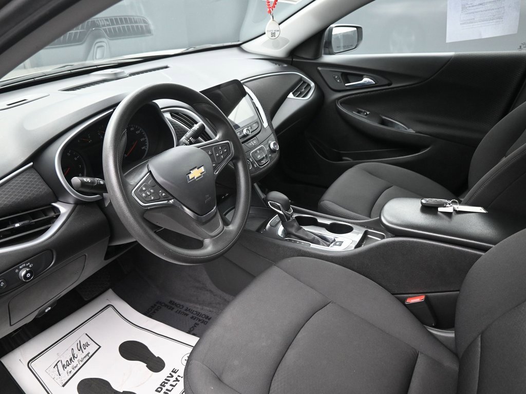 Used 2023 Chevrolet Malibu LS image 25