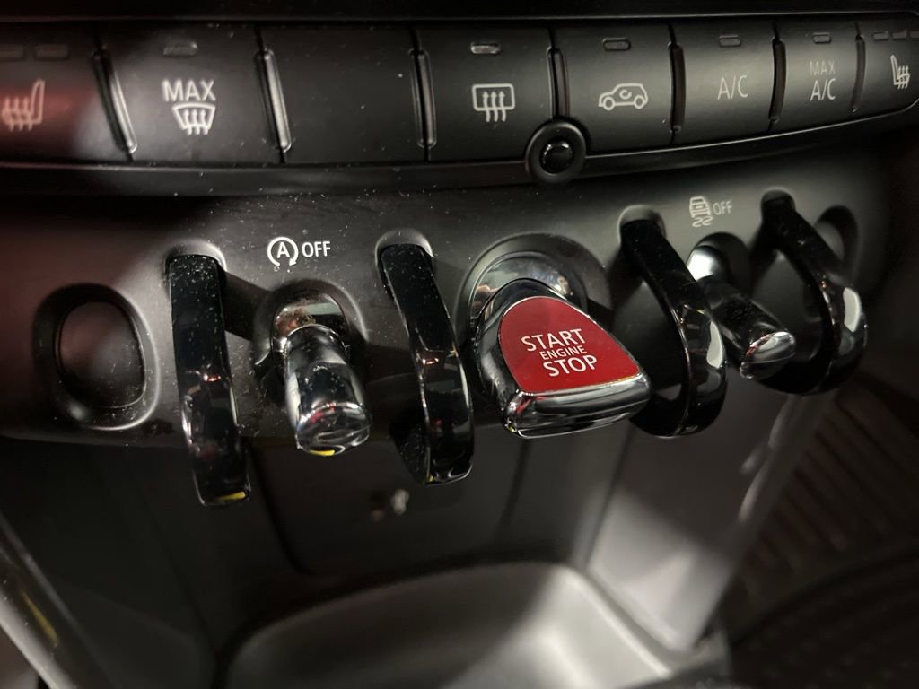 Used 2019 MINI Cooper 2-Door Hardtop image 29