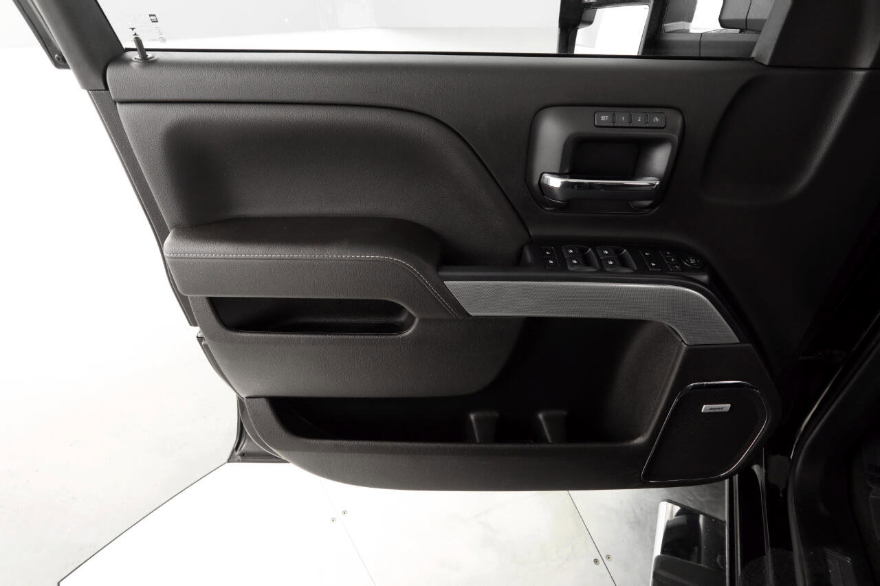 Used 2018 Chevrolet Silverado 2500 LTZ image 9