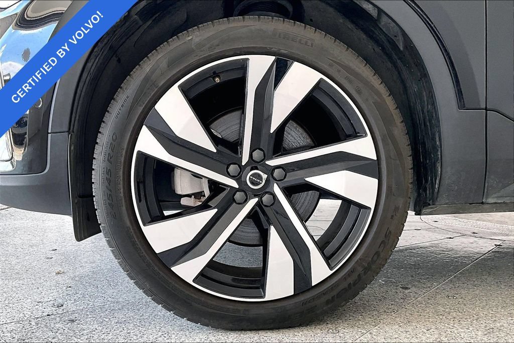 Used 2025 Volvo XC40 B5 Plus AWD/4WD image 10