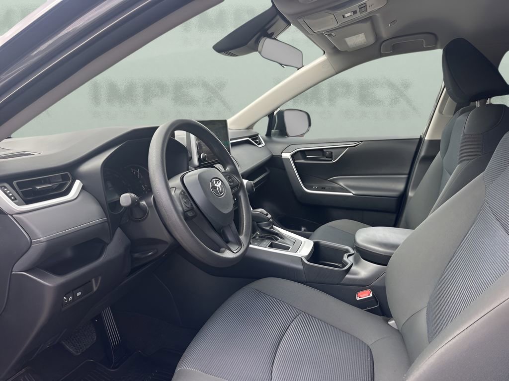 Used 2025 Toyota RAV4 LE image 9