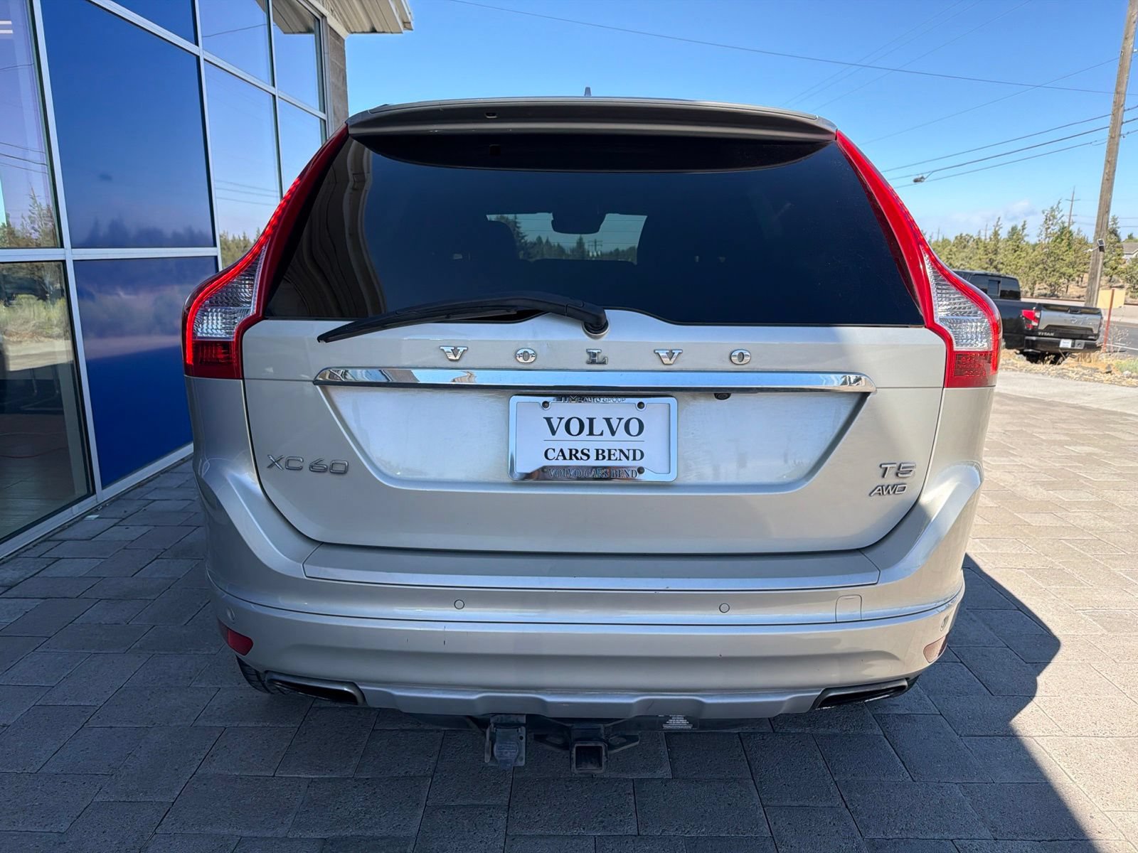 Used 2017 Volvo XC60 T5 Inscription w/ Advanced Package AWD/4WD image 6