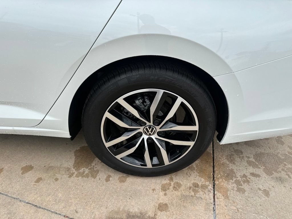 New 2026 Volkswagen Jetta SE FWD image 8